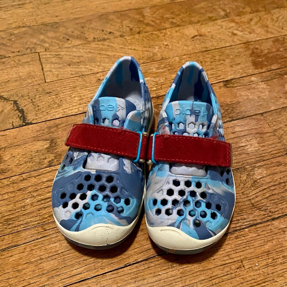 PLAE Blue Tie-dye Sandals/Water Shoes